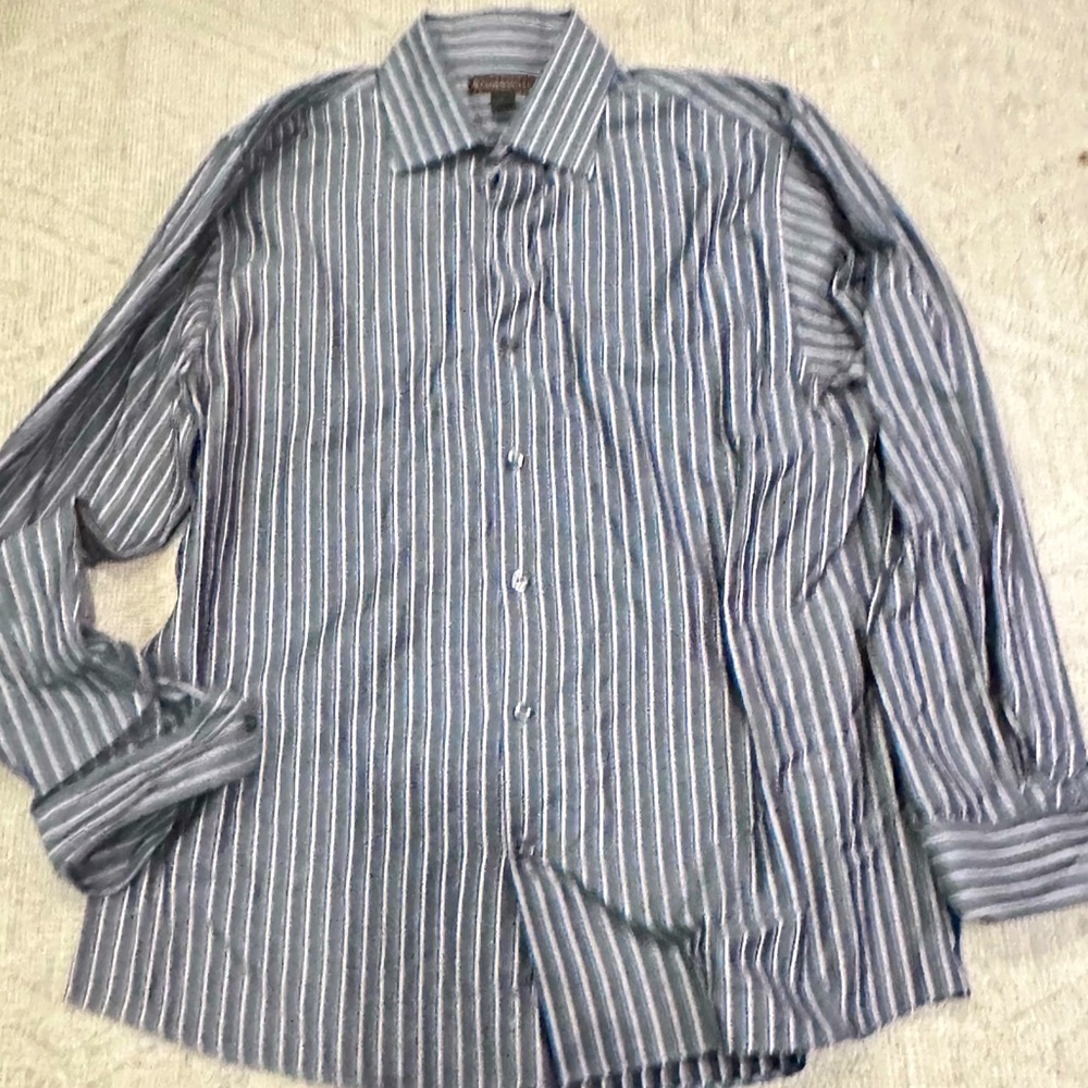 EUC Lord & Taylor Men’s Button-down Shirt in grays, blues & a little purple Sz L